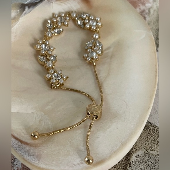 Gold-Tone Crystal & Imitation Pearl
Flower Slider Bracelet - Picture 8 of 12